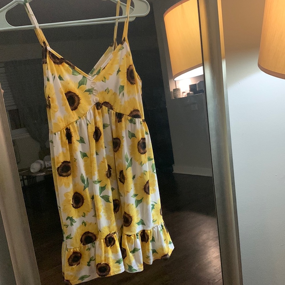 Brand new size small high to low ruffle sunflower sundress
